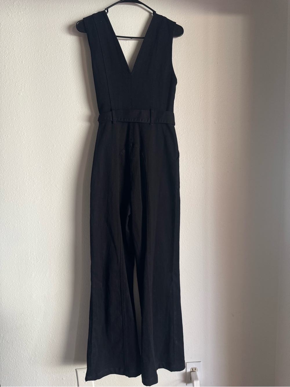 Alice + Olivia Black V-Neck Wide-Leg Jumpsuit